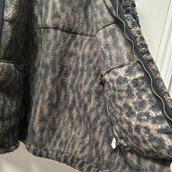 P.J.Salvage Faux Fur Jacket / Coat Size Medium - Picture 10 of 15